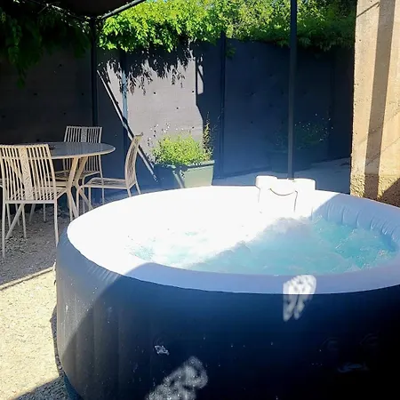 Nature&Detente Jacuzzi Au Pied Du Mont Ventoux Proche Du Festival D'Avignon Carpentras Exterior photo