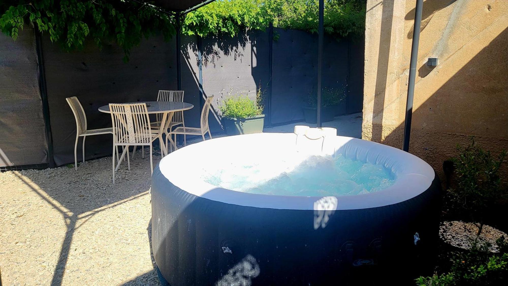 Apartment Nature&detente Jacuzzi Au Pied Du Mont Ventoux Proche Du Festival D'avignon Carpentras